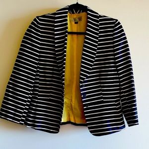 Size 8 Striped Black and White Tahari Blazer. Perfect condition!
